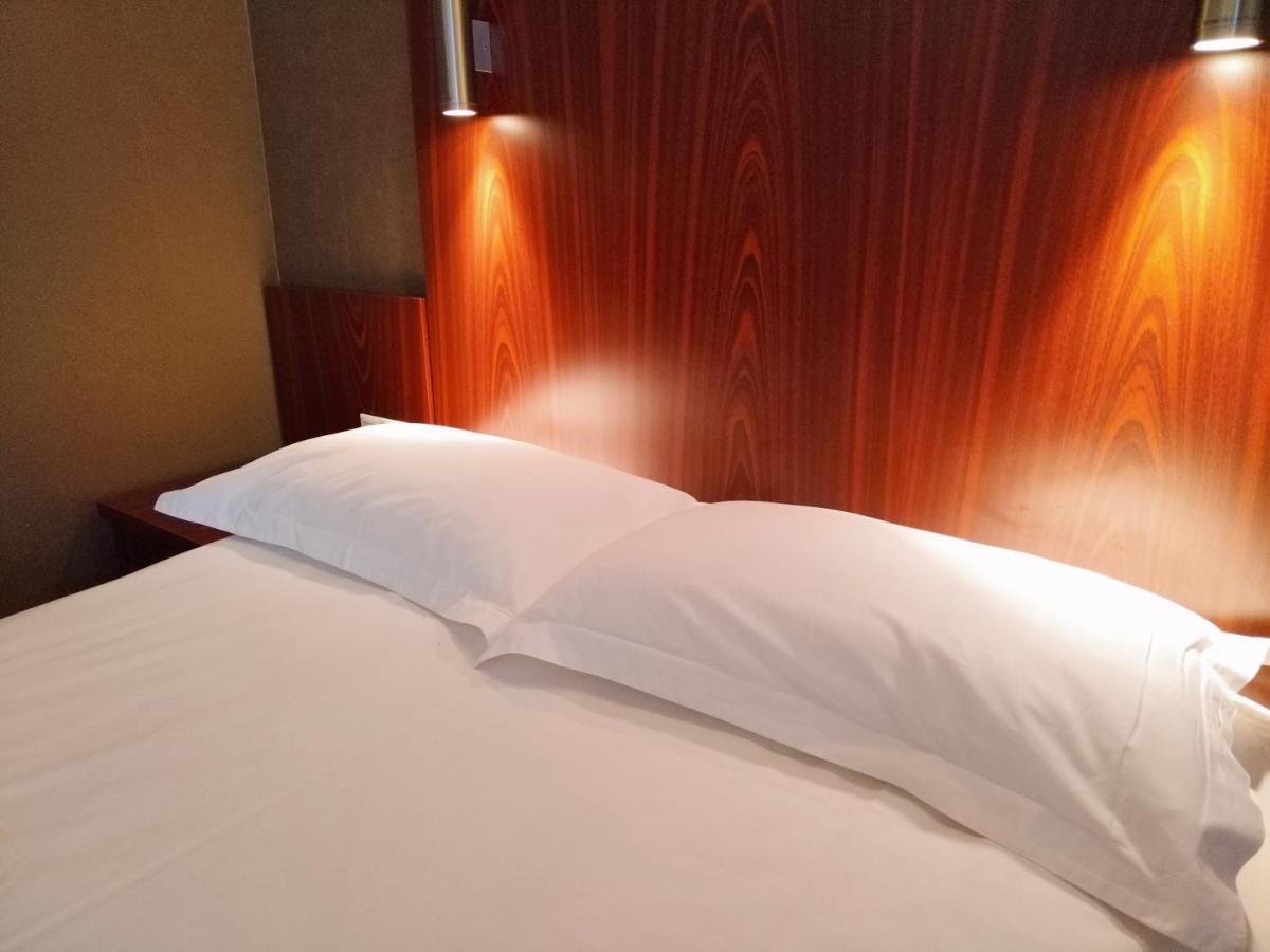 Milky Way Hotel Βουδαπέστη Εξωτερικό φωτογραφία